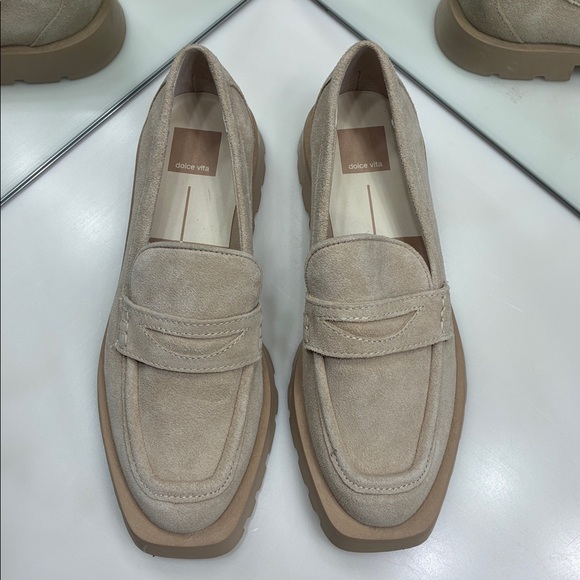 Dolce Vita Cream/Tan Suede Penny Loafers NWOT Size 9 - Picture 2 of 8